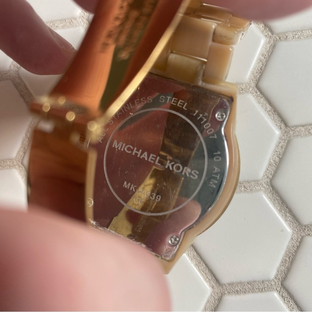 Michael Kors Jet Set Horn Watch MK5039 - Picture 7 of 7